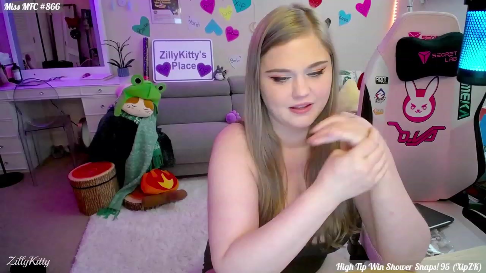 Gallery image thumbnail from ZillyKitty's myfreecams stream on, 03/11/2024, 23:33 image 2 of 20