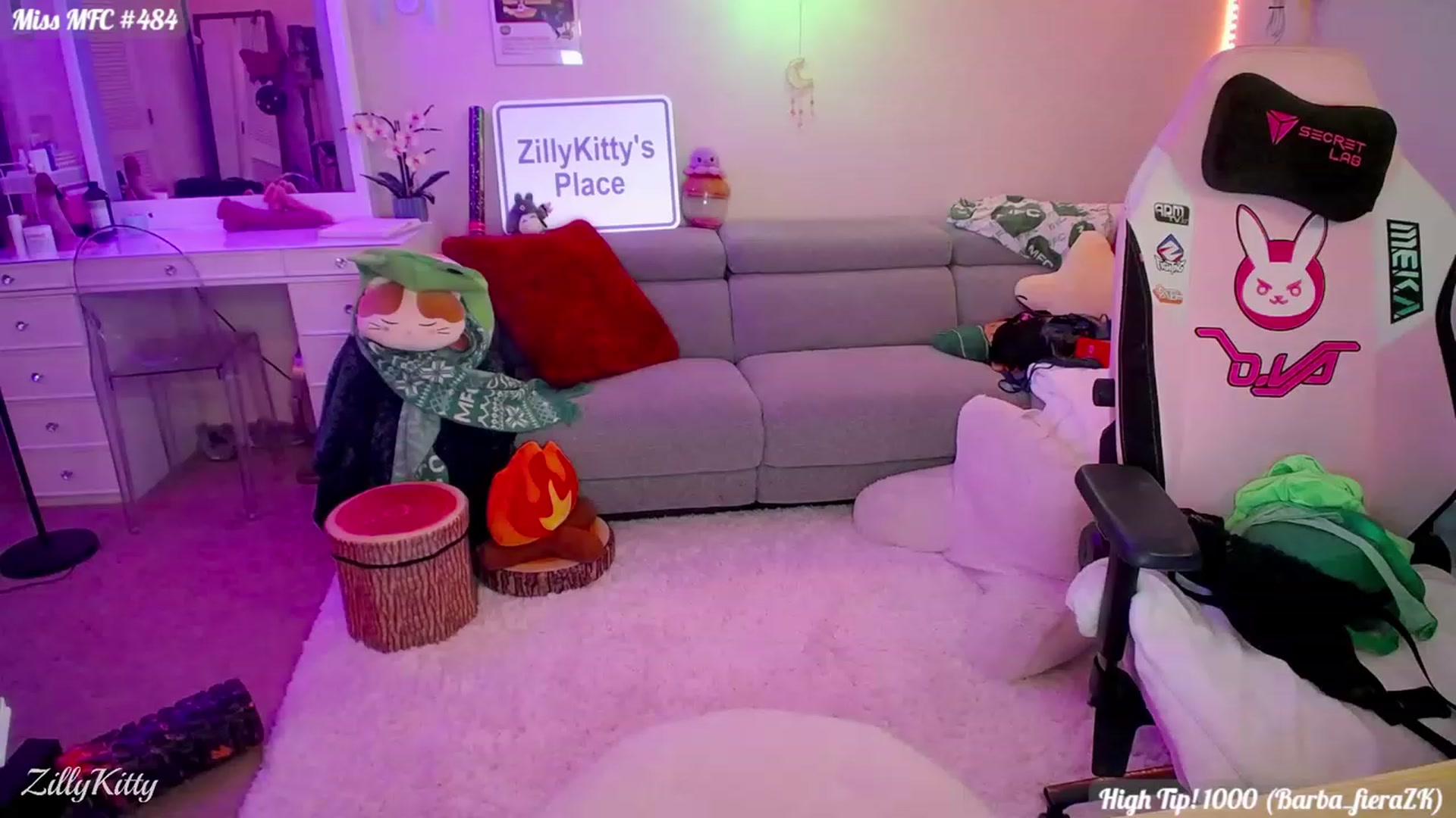 Gallery image thumbnail from ZillyKitty's myfreecams stream on, 03/17/2024, 23:58 image 3 of 20