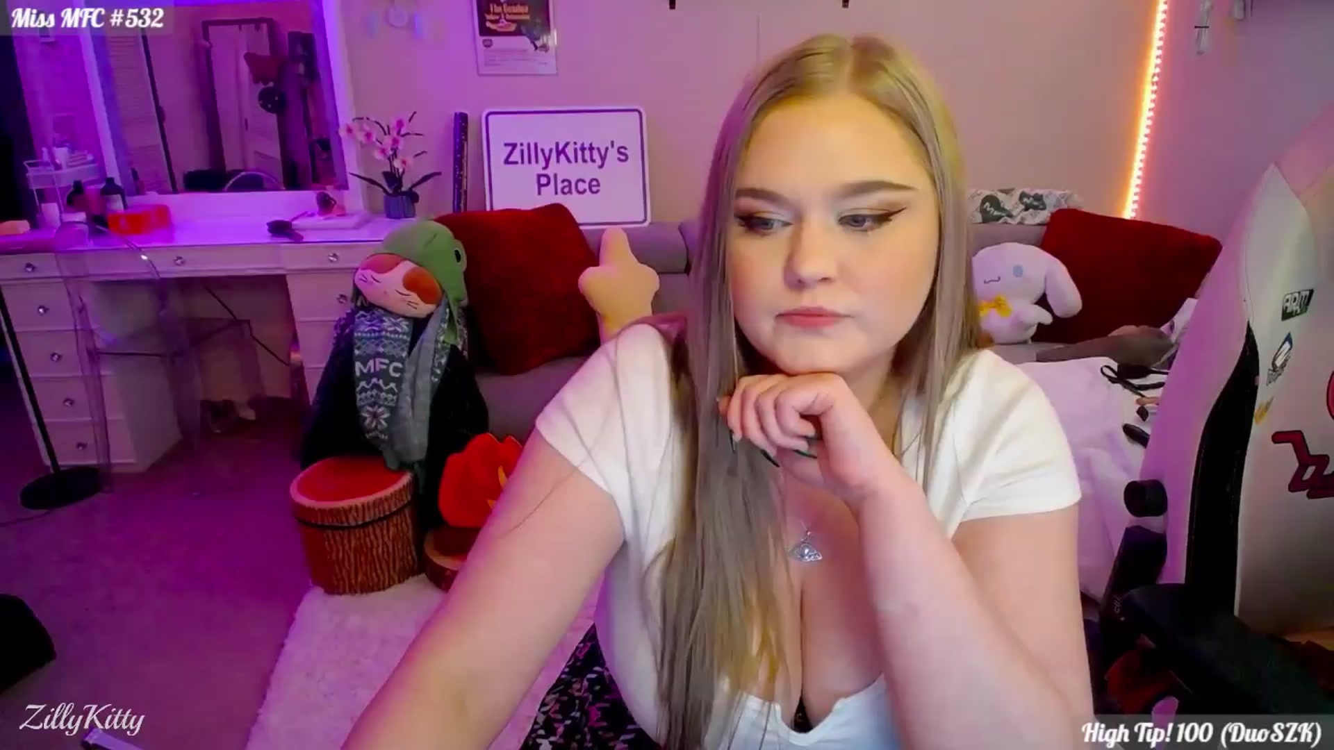 Gallery image thumbnail from ZillyKitty's myfreecams stream on, 03/27/2024, 24:05 image 2 of 20