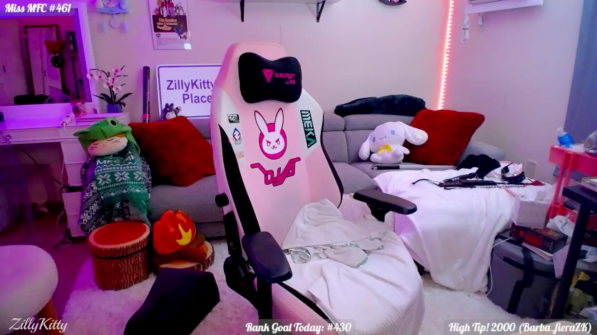 Gallery image thumbnail from ZillyKitty's myfreecams stream on, 03/30/2024, 23:10 image 18 of 20