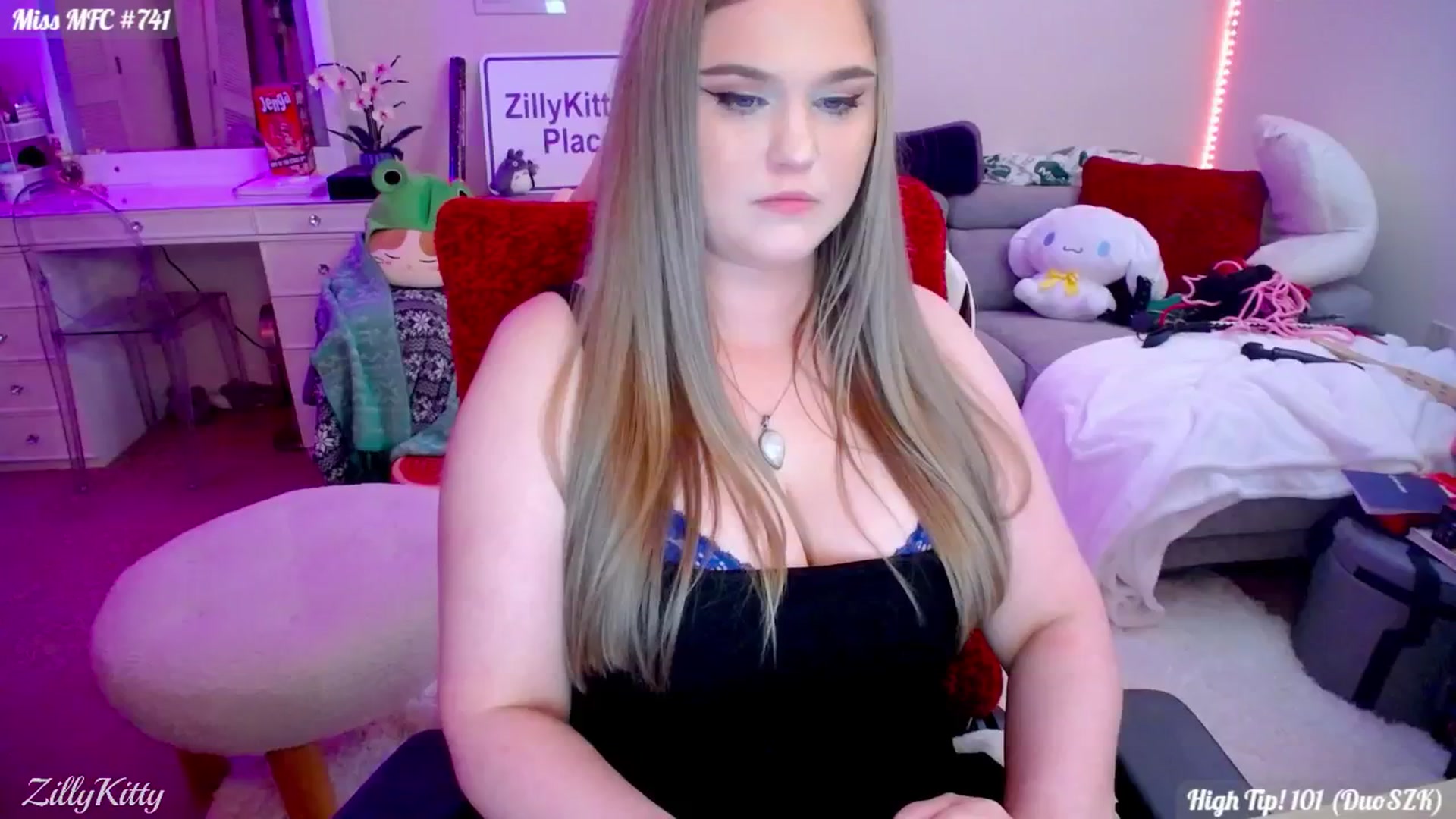 Gallery image thumbnail from ZillyKitty's myfreecams stream on, 04/20/2024, 23:59 image 16 of 20