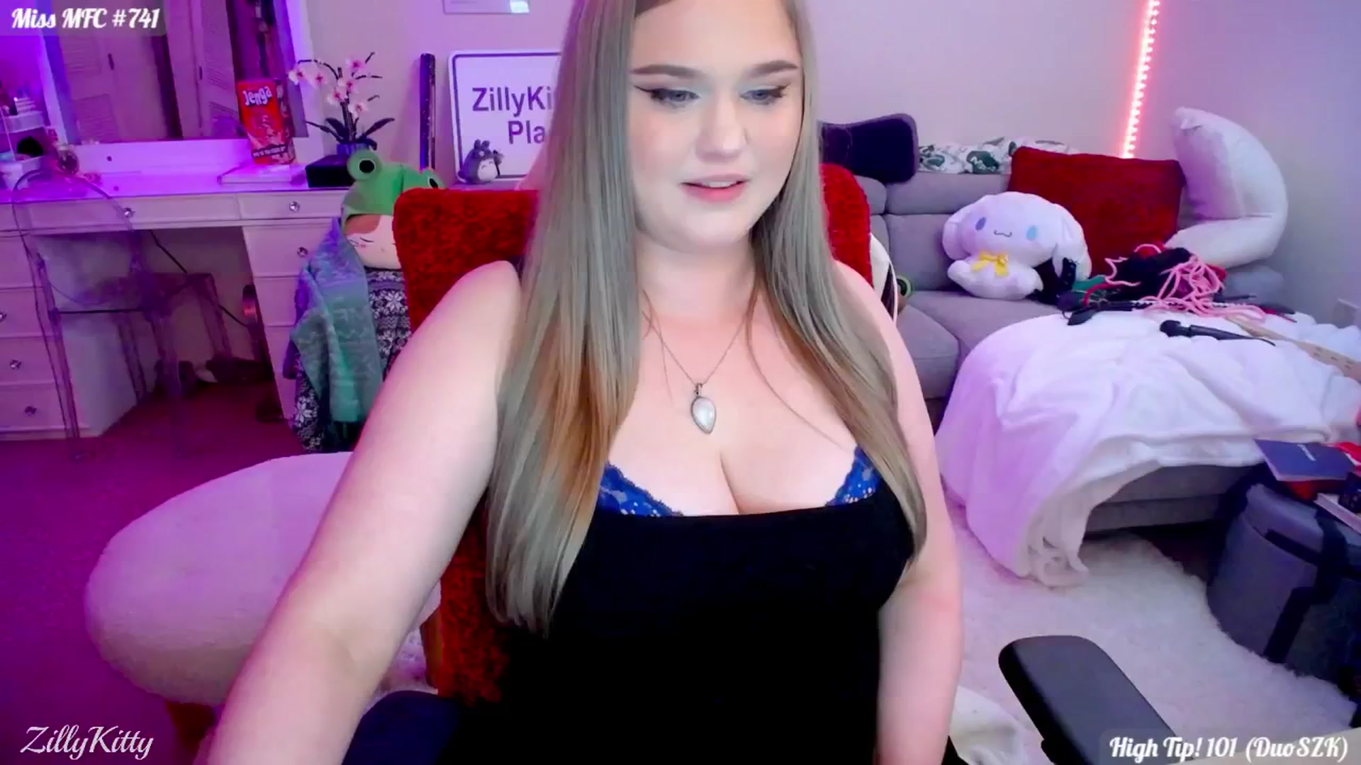 Gallery image thumbnail from ZillyKitty's myfreecams stream on, 04/20/2024, 23:59 image 17 of 20