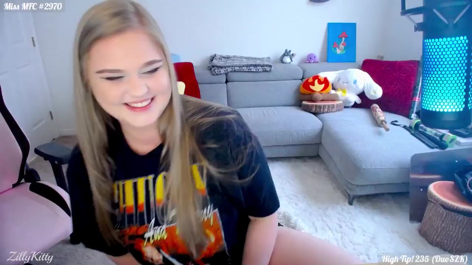 Gallery image thumbnail from ZillyKitty's myfreecams stream on, 05/05/2024, 24:19 image 12 of 20