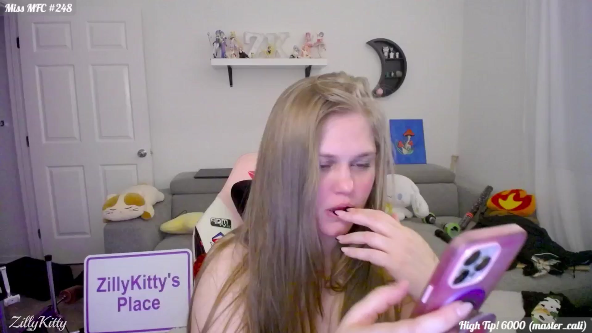 Gallery image thumbnail from ZillyKitty's myfreecams stream on, 05/18/2024, 08:08 image 5 of 20