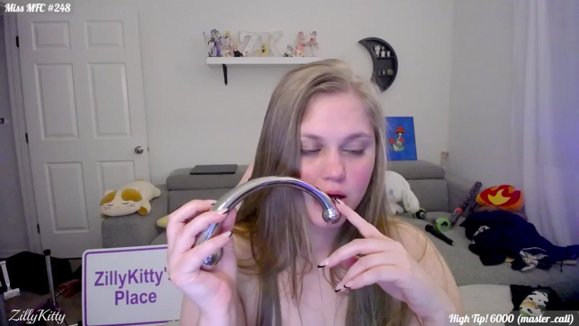 Gallery image thumbnail from ZillyKitty's myfreecams stream on, 05/18/2024, 08:08 image 1 of 20