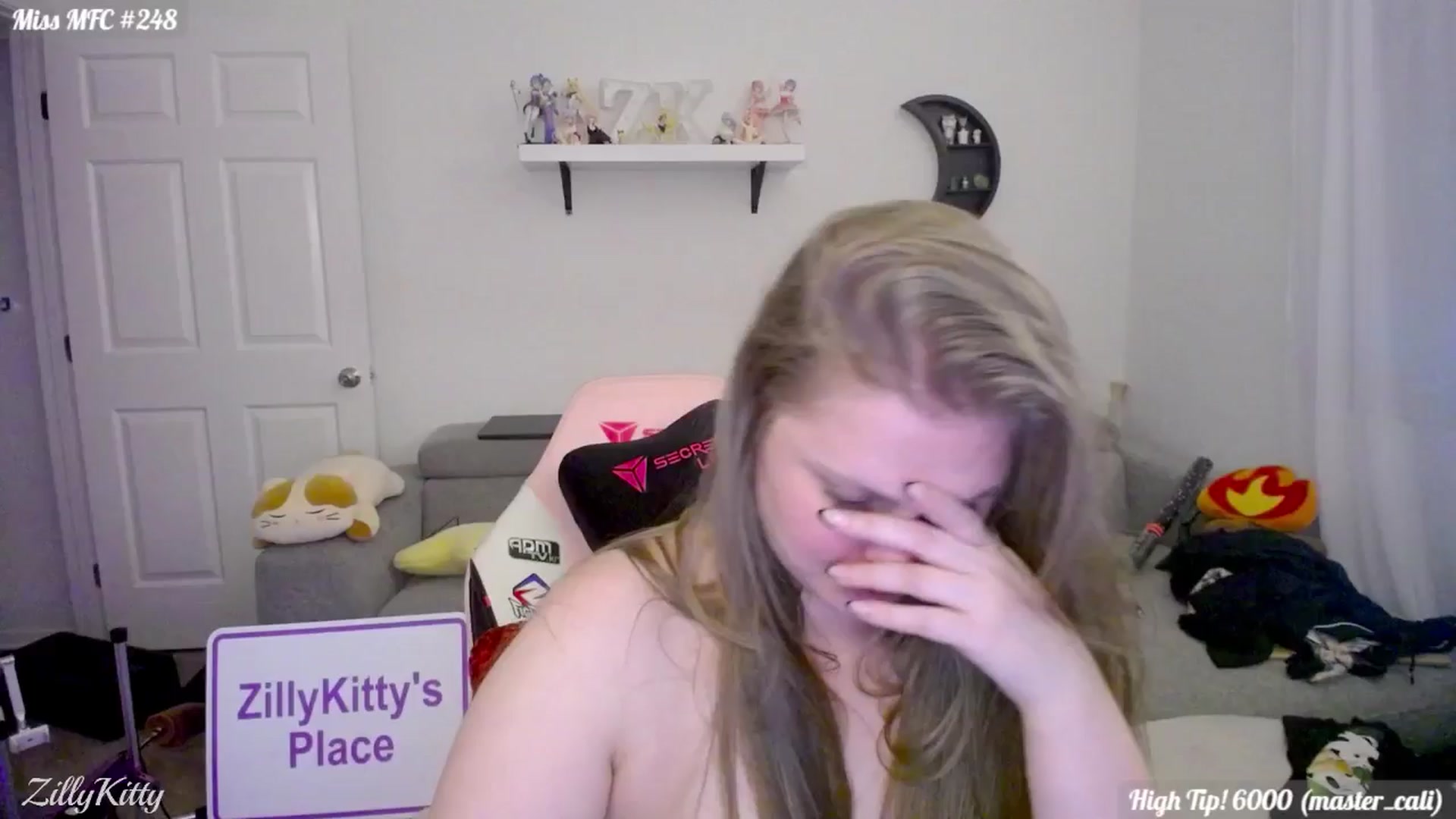 Gallery image thumbnail from ZillyKitty's myfreecams stream on, 05/18/2024, 08:08 image 6 of 20
