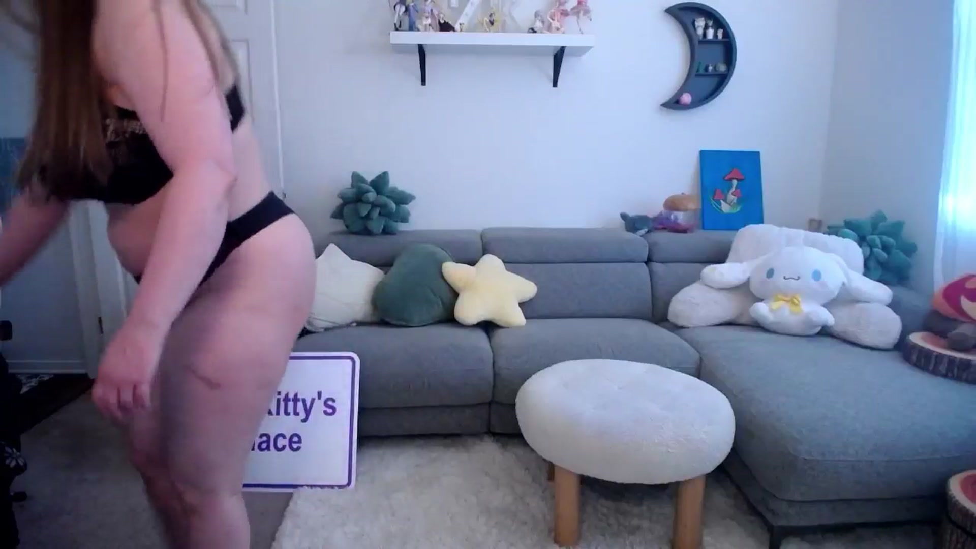 Gallery image thumbnail from ZillyKitty's myfreecams stream on, 06/01/2024, 24:02 image 18 of 20