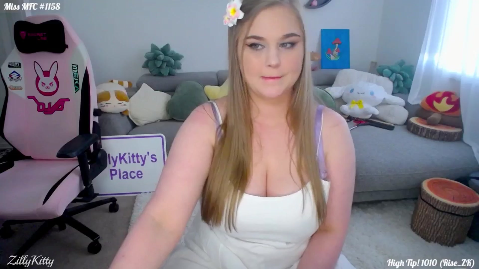 Gallery image thumbnail from ZillyKitty's myfreecams stream on, 06/03/2024, 23:26 image 18 of 20