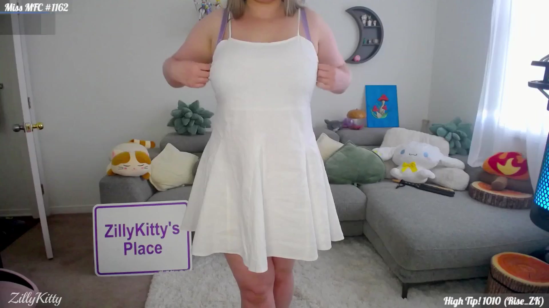 Gallery image thumbnail from ZillyKitty's myfreecams stream on, 06/03/2024, 23:26 image 3 of 20