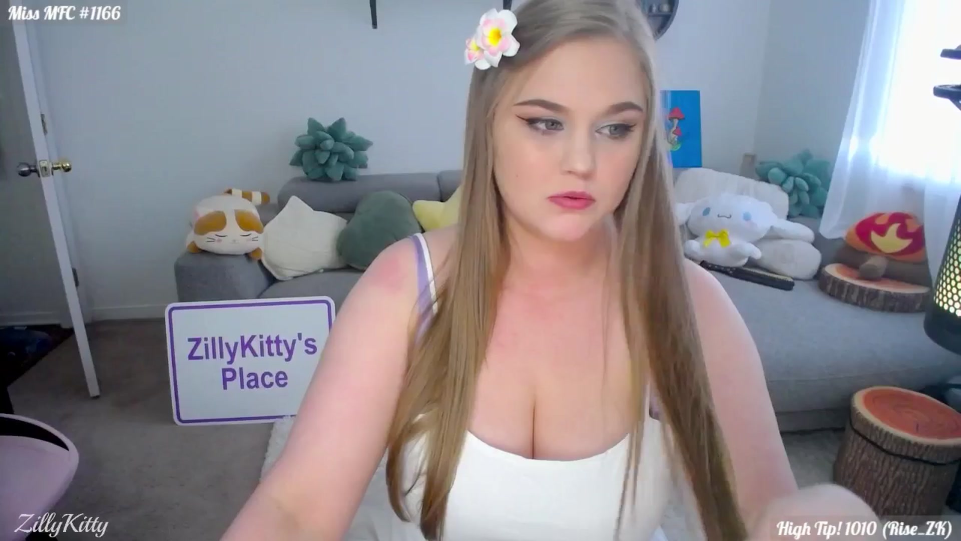 Gallery image thumbnail from ZillyKitty's myfreecams stream on, 06/03/2024, 23:26 image 11 of 20