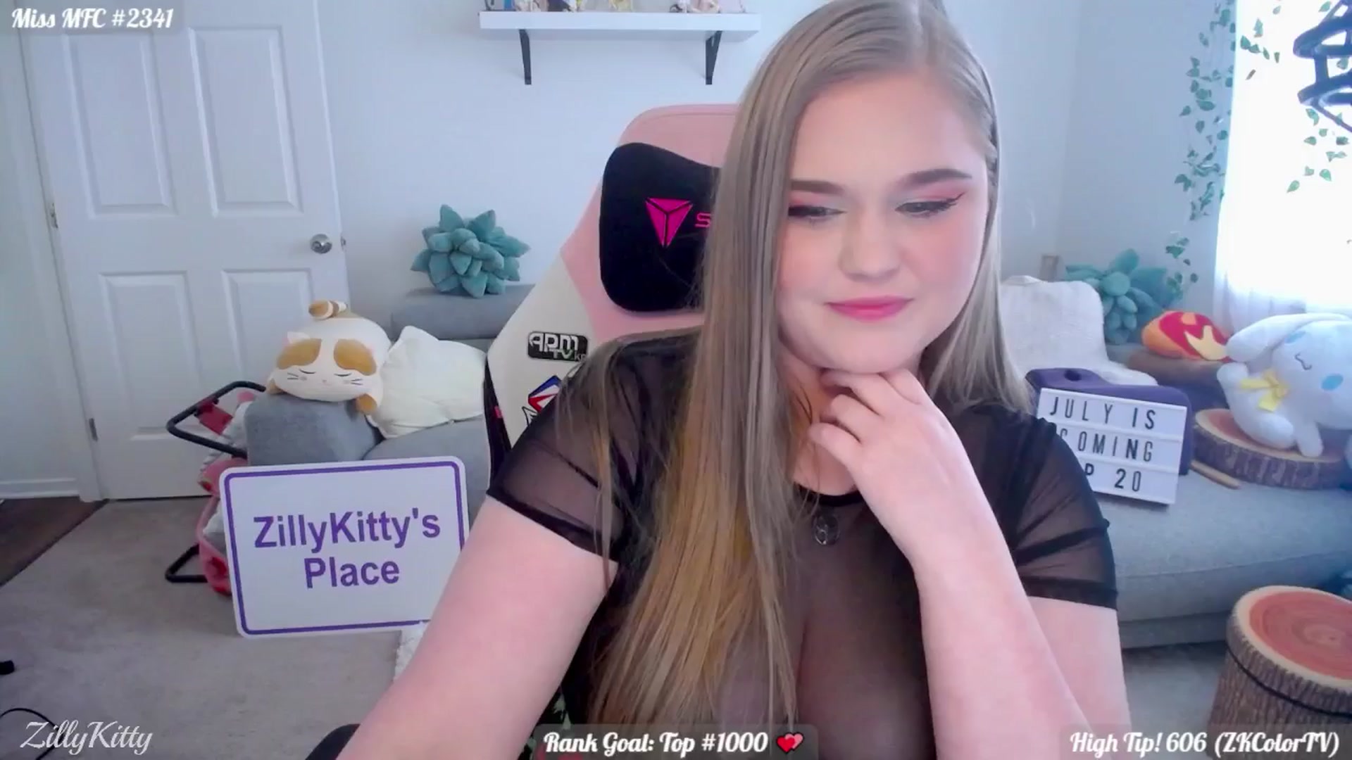 Gallery image thumbnail from ZillyKitty's myfreecams stream on, 06/13/2024, 24:55 image 6 of 20