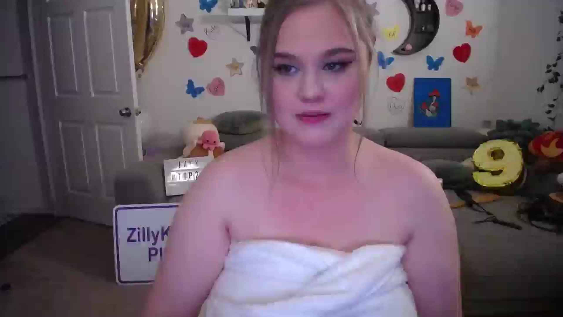 Gallery image thumbnail from ZillyKitty's myfreecams stream on, 07/06/2024, 01:50 image 17 of 20
