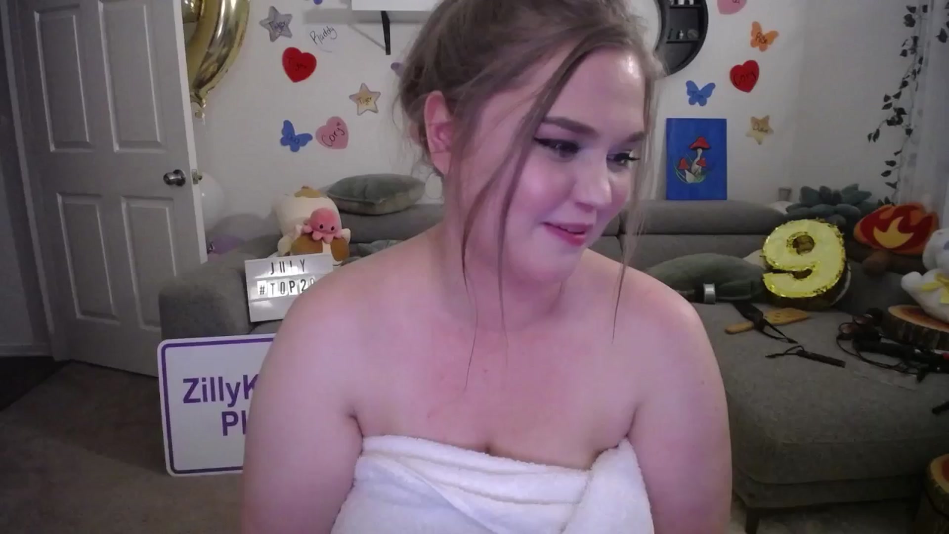 Gallery image thumbnail from ZillyKitty's myfreecams stream on, 07/06/2024, 01:50 image 18 of 20