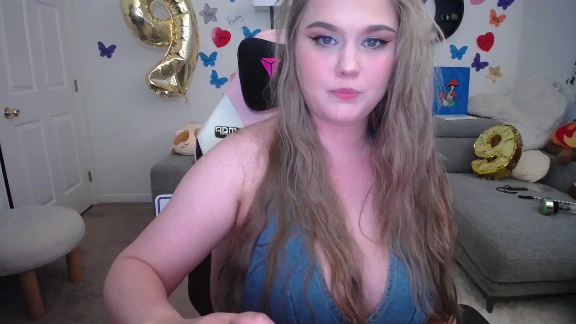 Gallery image thumbnail from ZillyKitty's myfreecams stream on, 07/13/2024, 01:37 image 2 of 20