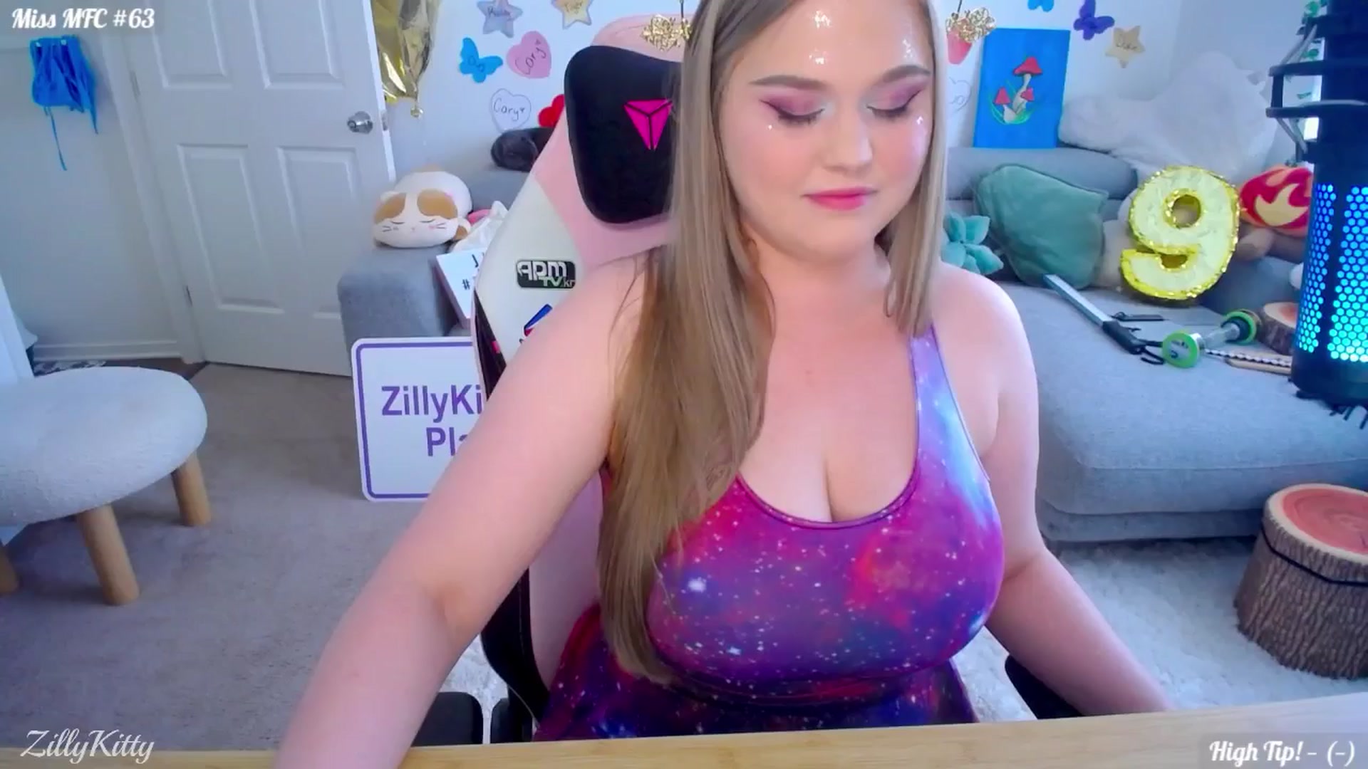 Gallery image thumbnail from ZillyKitty's myfreecams stream on, 07/13/2024, 21:29 image 3 of 20