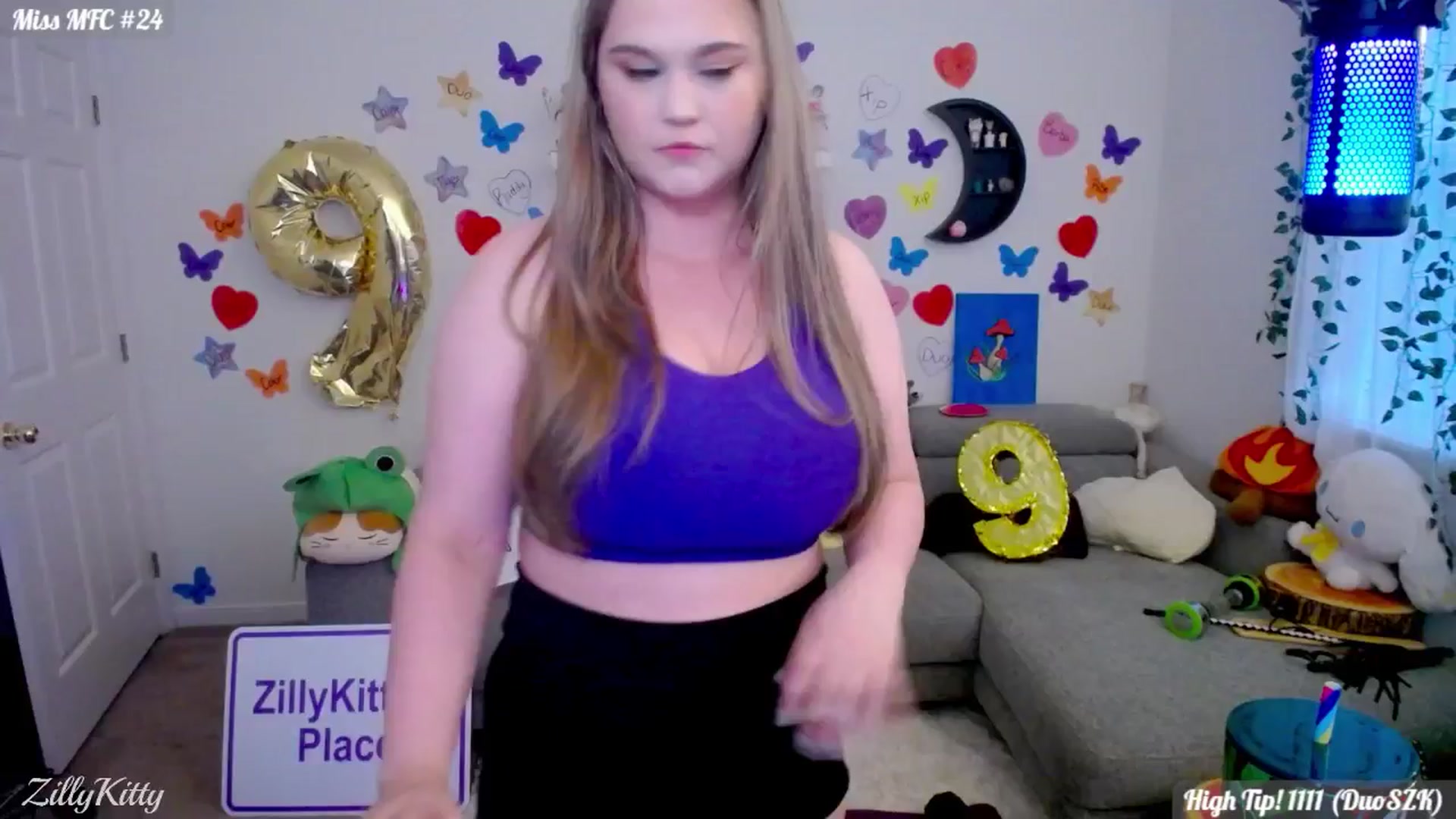 Gallery image thumbnail from ZillyKitty's myfreecams stream on, 07/18/2024, 24:03 image 16 of 20