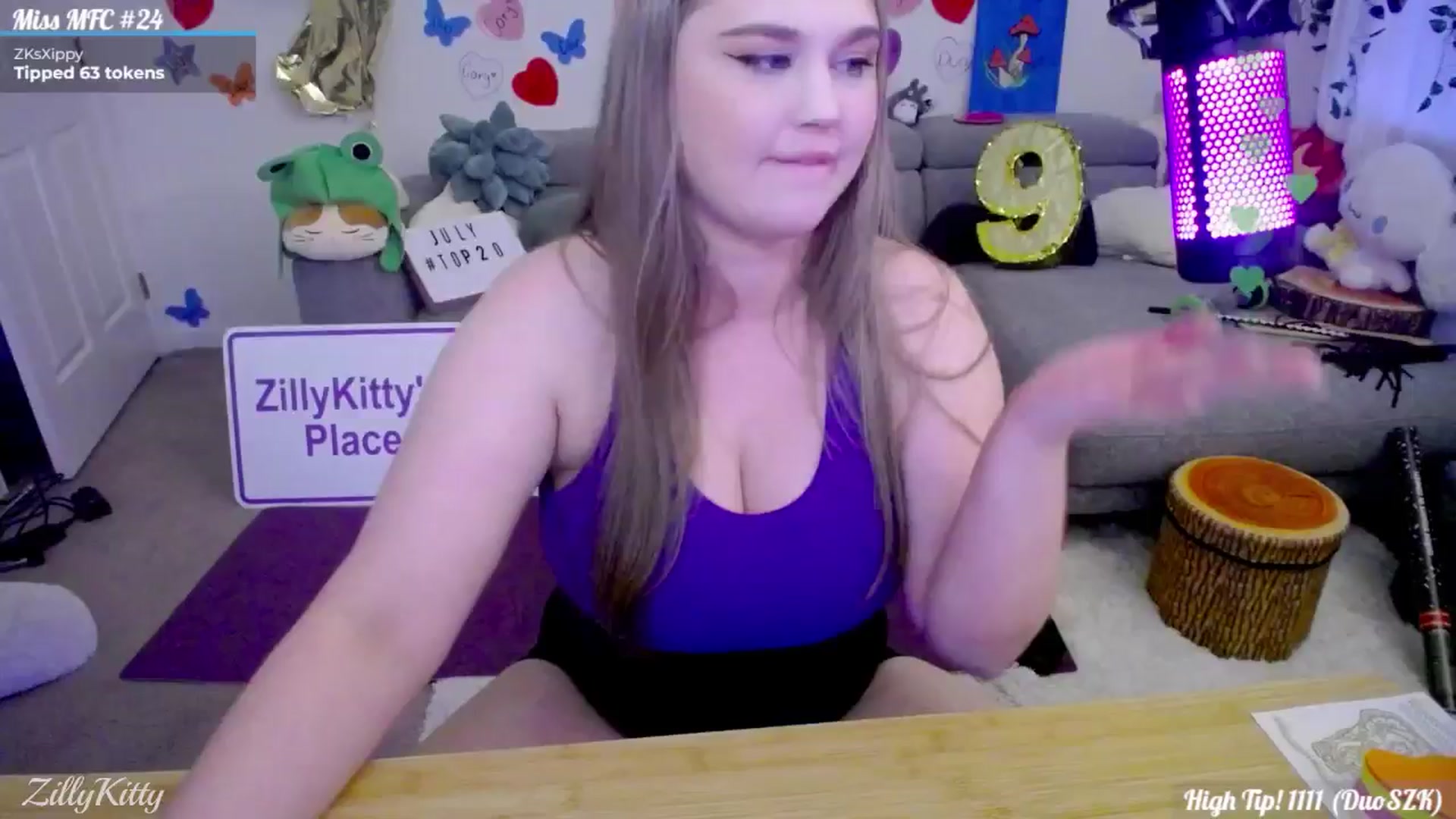 Gallery image thumbnail from ZillyKitty's myfreecams stream on, 07/18/2024, 24:36 image 7 of 20