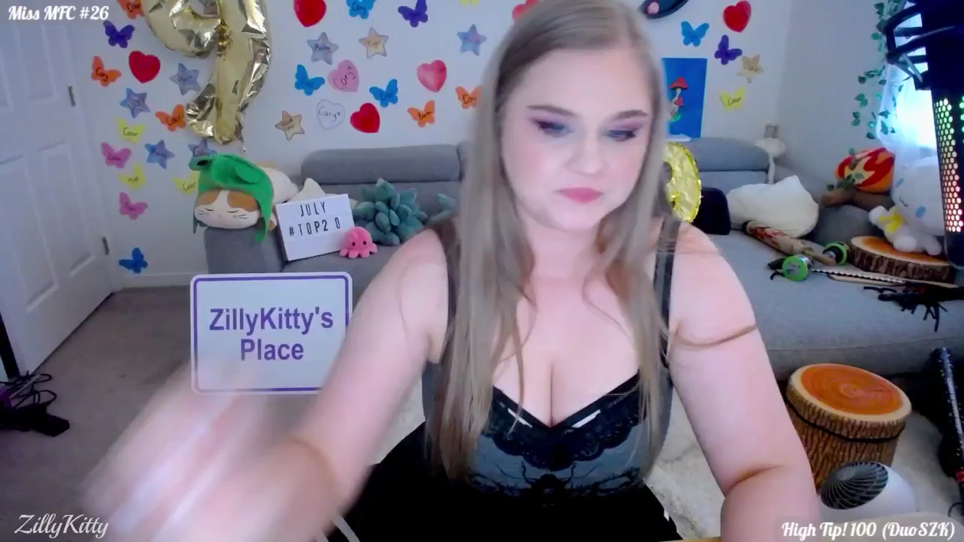 Gallery image thumbnail from ZillyKitty's myfreecams stream on, 07/23/2024, 22:29 image 9 of 20