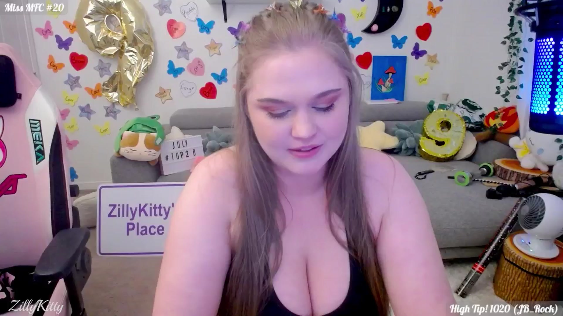 Gallery image thumbnail from ZillyKitty's myfreecams stream on, 07/28/2024, 24:23 image 16 of 20