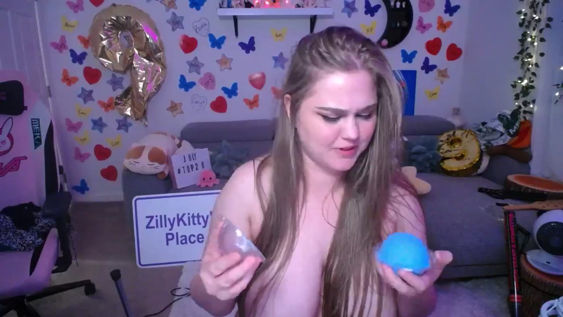 Gallery image thumbnail from ZillyKitty's myfreecams stream on, 08/01/2024, 07:04 image 12 of 20
