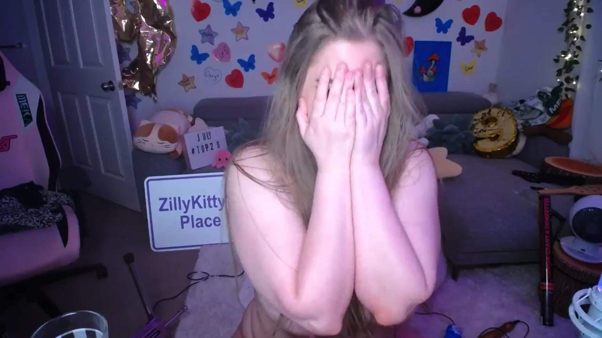 Gallery image thumbnail from ZillyKitty's myfreecams stream on, 08/01/2024, 07:04 image 20 of 20