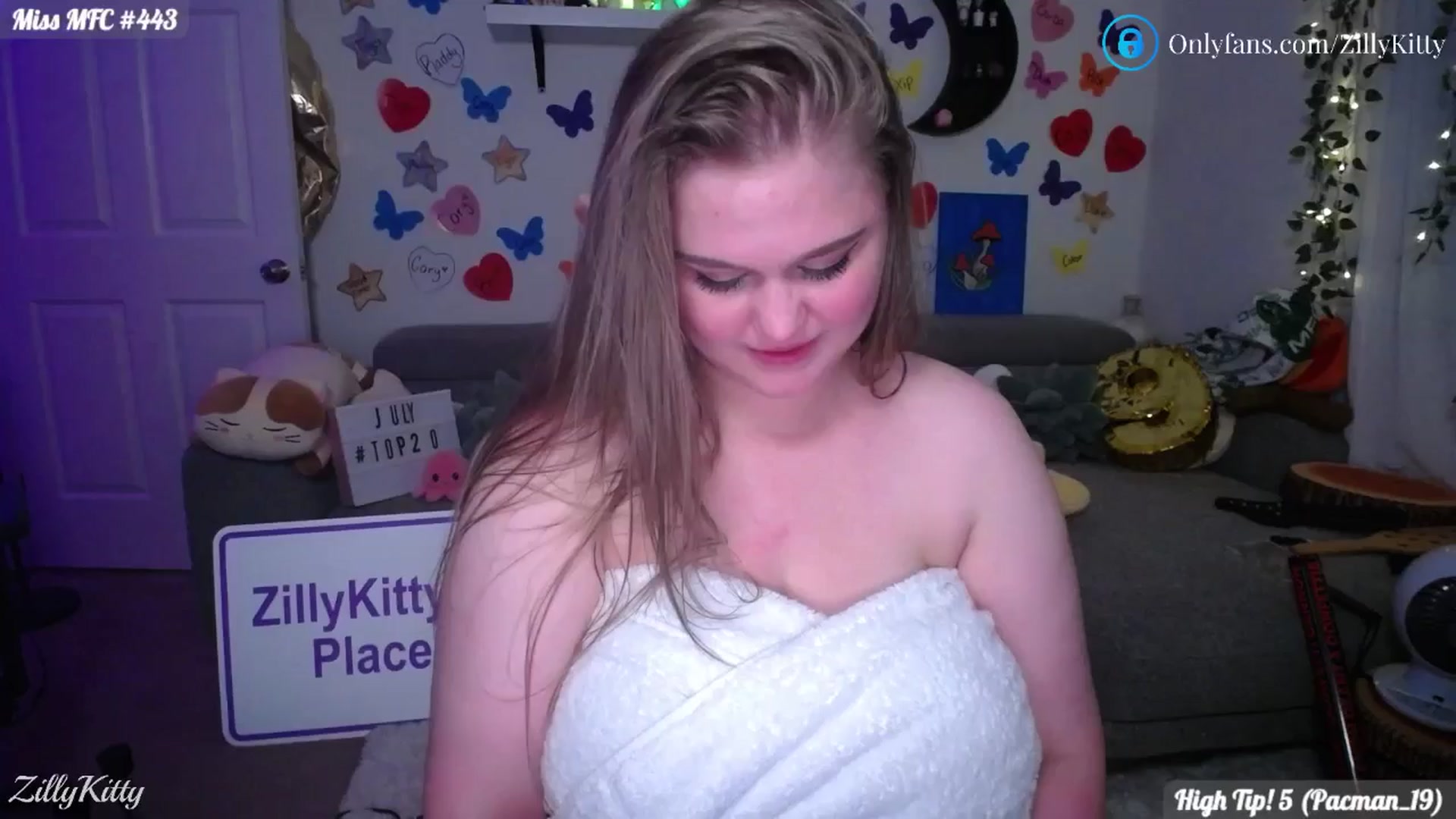 Gallery image thumbnail from ZillyKitty's myfreecams stream on, 08/01/2024, 08:07 image 17 of 20