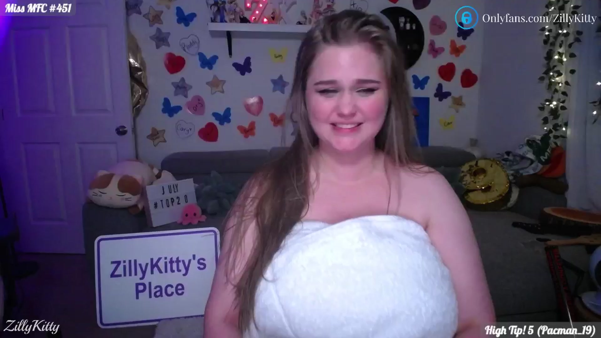 Gallery image thumbnail from ZillyKitty's myfreecams stream on, 08/01/2024, 08:07 image 18 of 20
