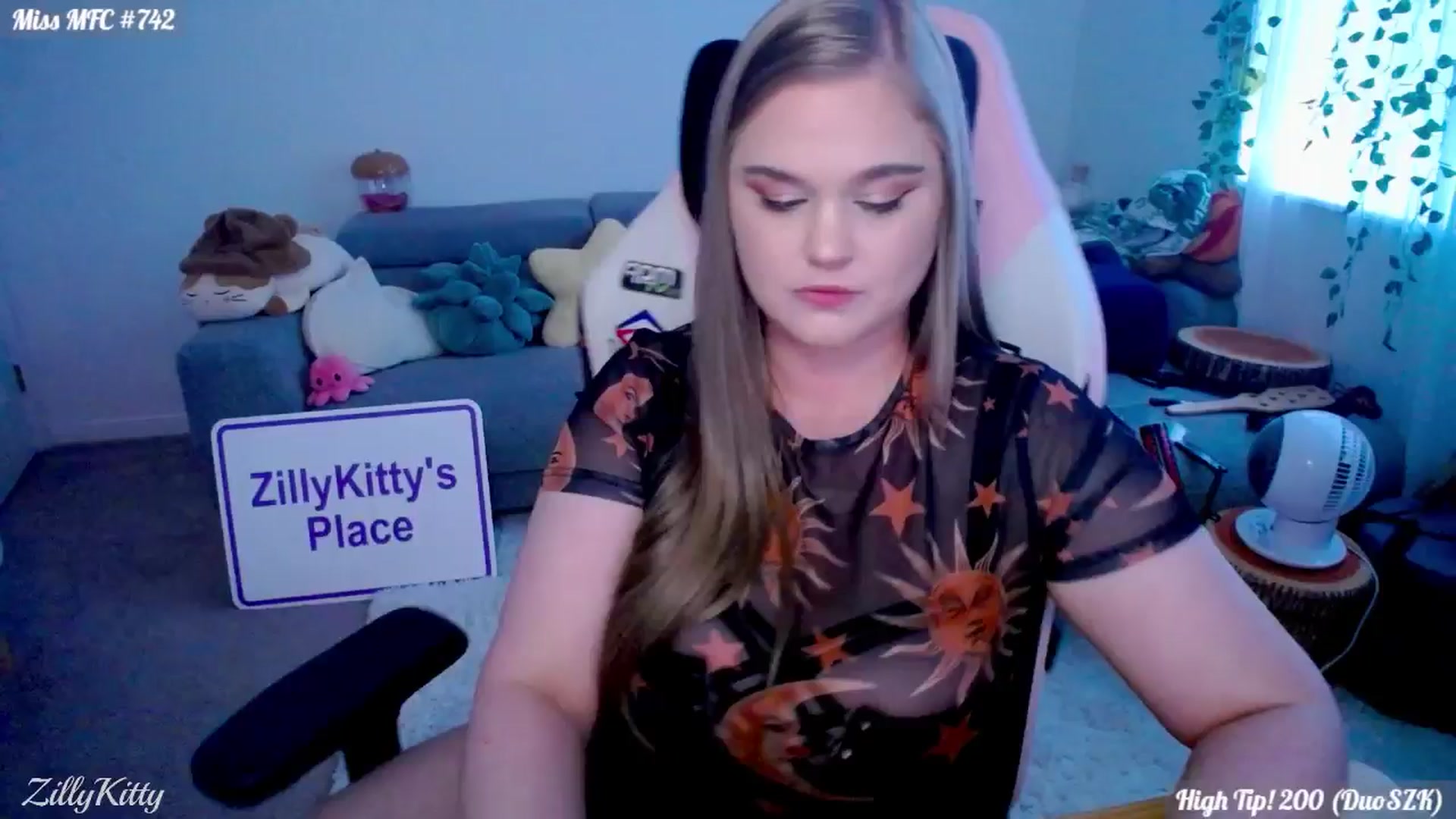 Gallery image thumbnail from ZillyKitty's myfreecams stream on, 08/13/2024, 24:00 image 19 of 20