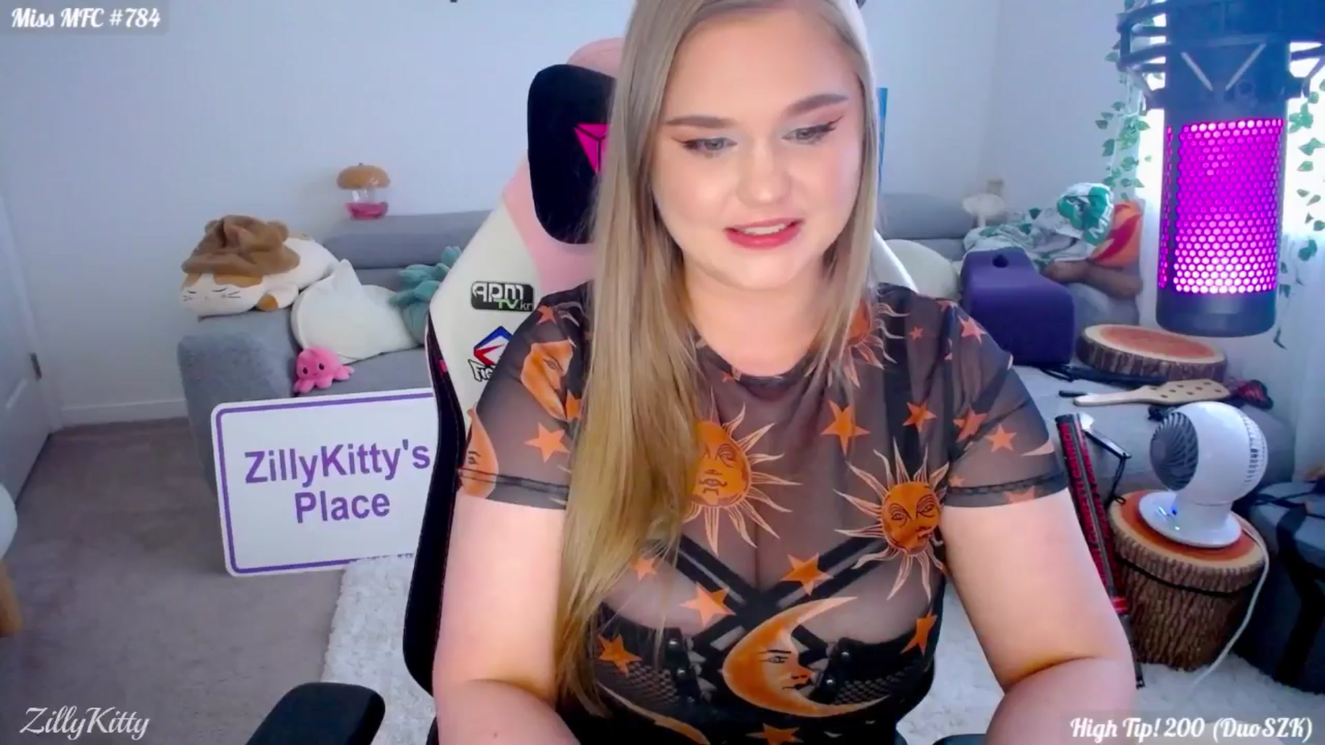 Gallery image thumbnail from ZillyKitty's myfreecams stream on, 08/13/2024, 24:00 image 9 of 20
