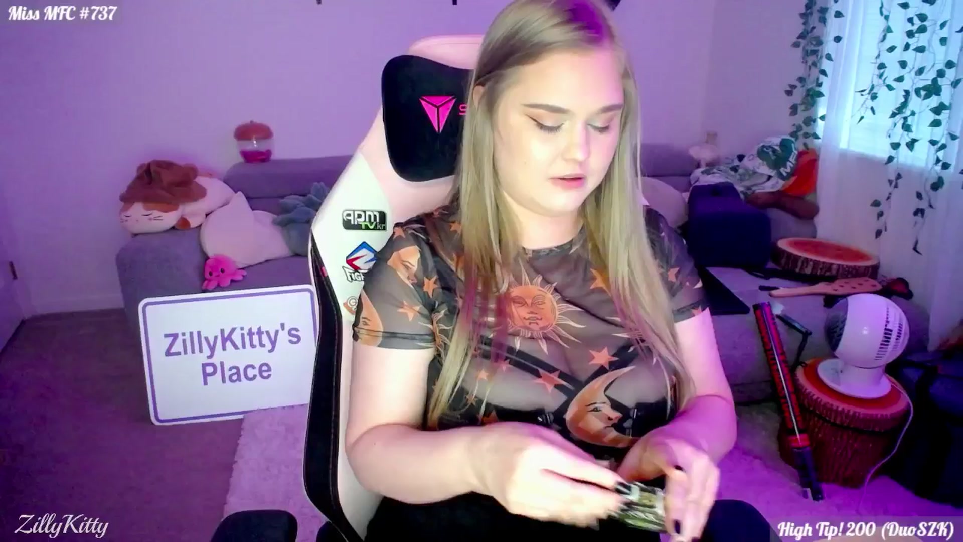 Gallery image thumbnail from ZillyKitty's myfreecams stream on, 08/13/2024, 24:00 image 20 of 20