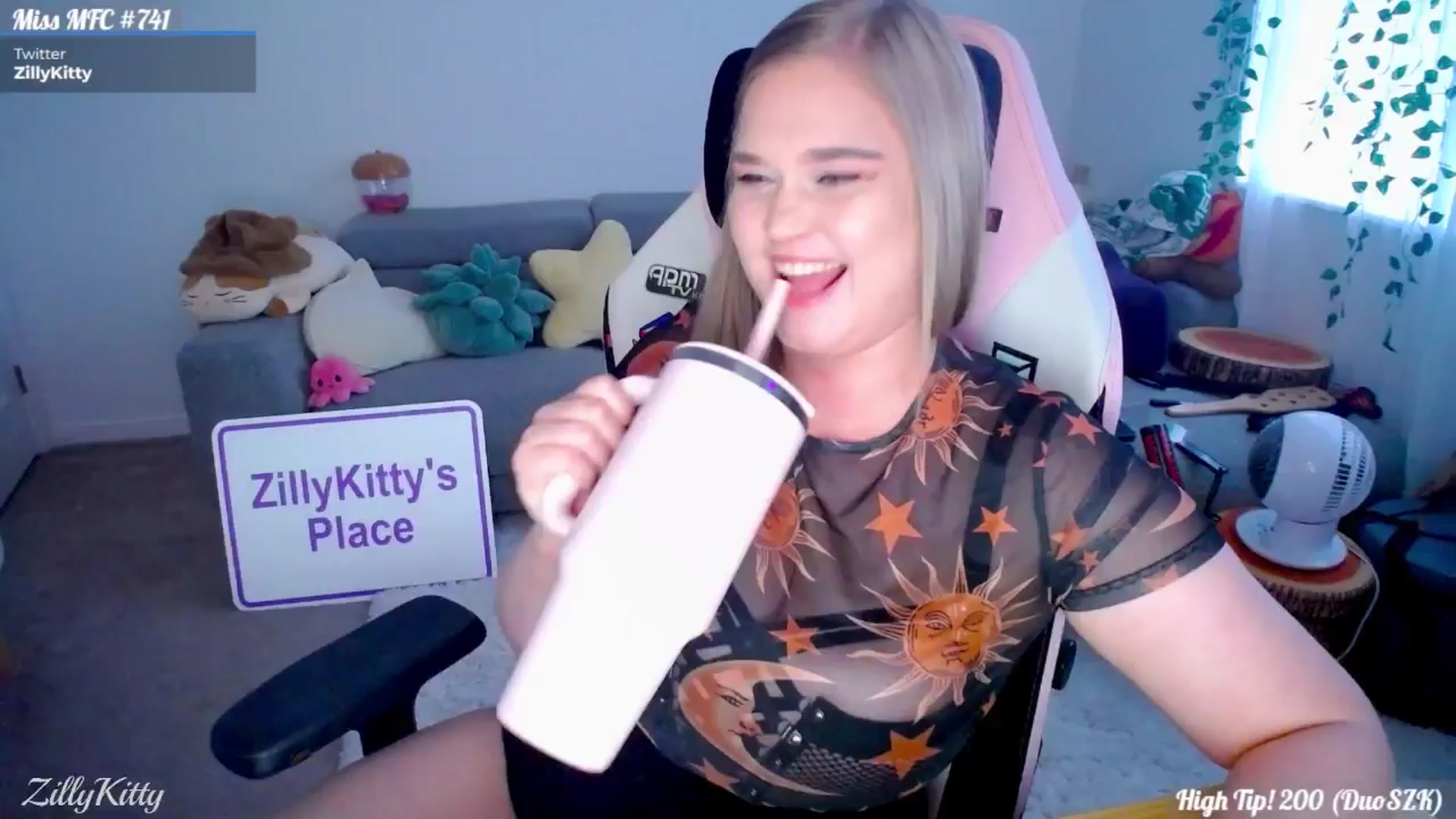 Gallery image thumbnail from ZillyKitty's myfreecams stream on, 08/13/2024, 24:00 image 18 of 20
