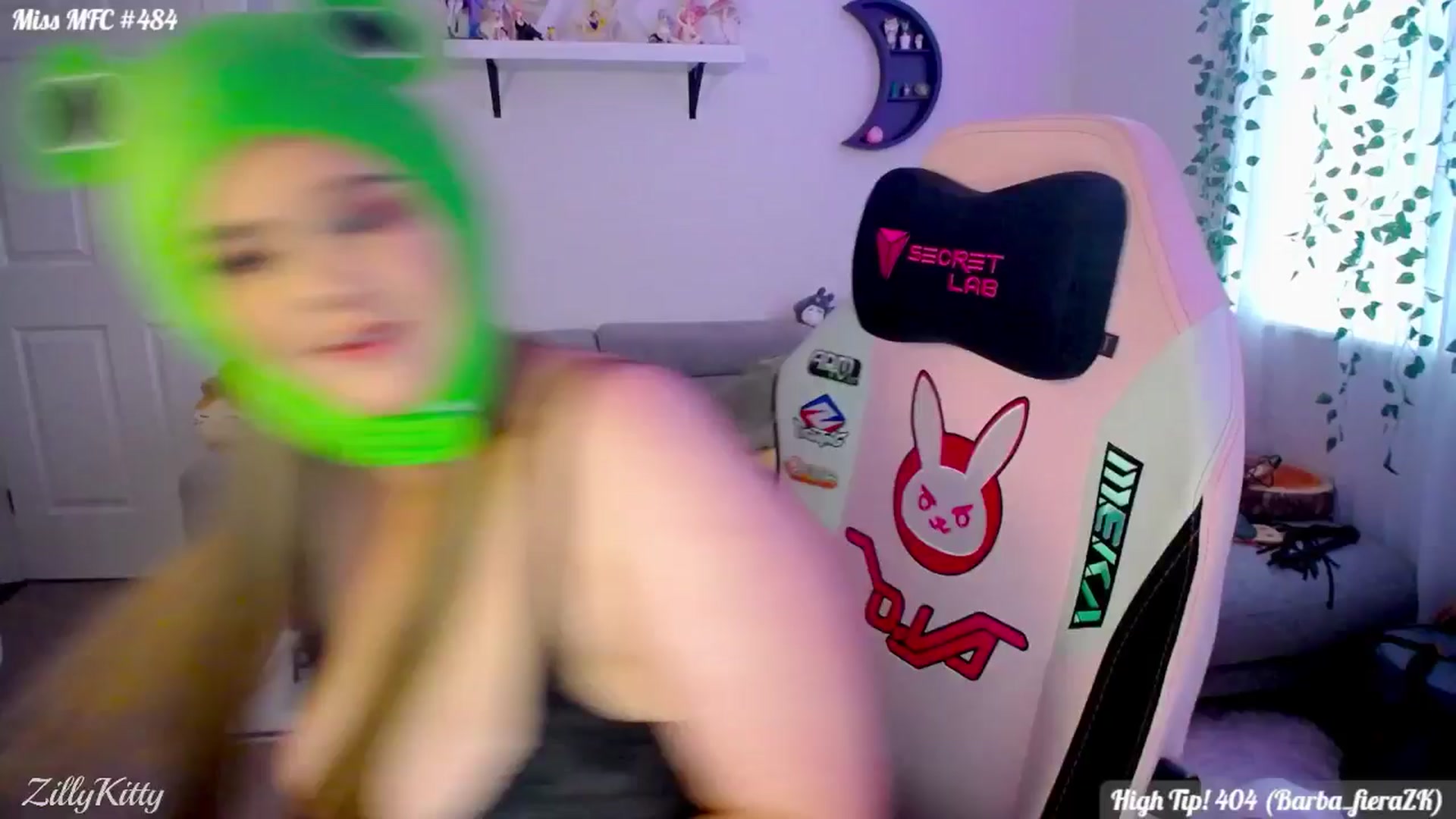 Gallery image thumbnail from ZillyKitty's myfreecams stream on, 08/15/2024, 01:19 image 10 of 20
