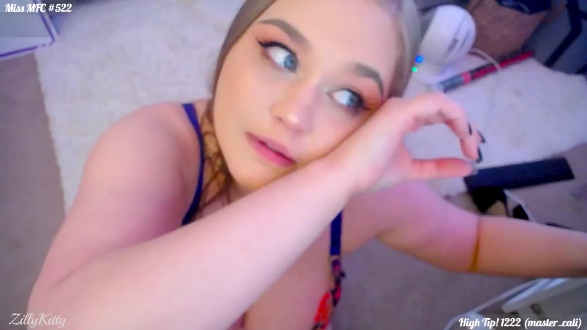 Gallery image thumbnail from ZillyKitty's myfreecams stream on, 08/17/2024, 23:47 image 12 of 20