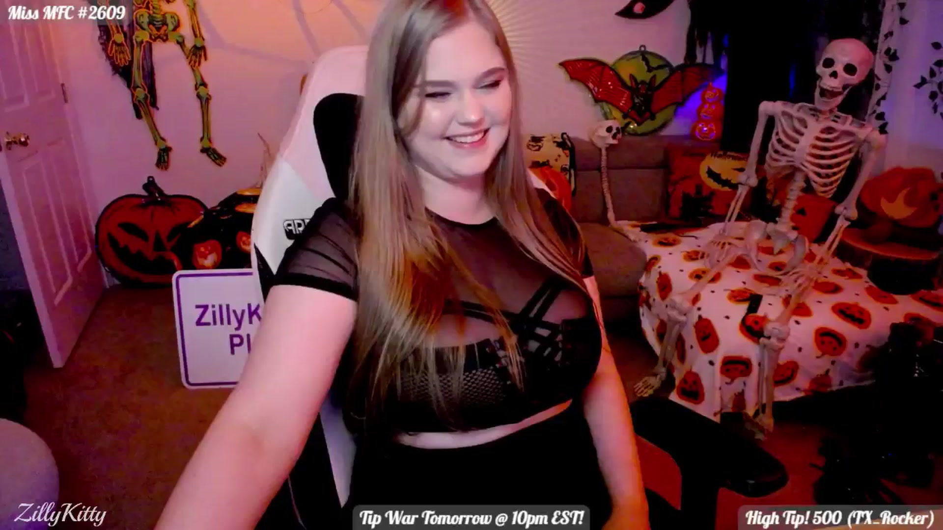 Gallery image thumbnail from ZillyKitty's myfreecams stream on, 09/30/2024, 23:18 image 16 of 20