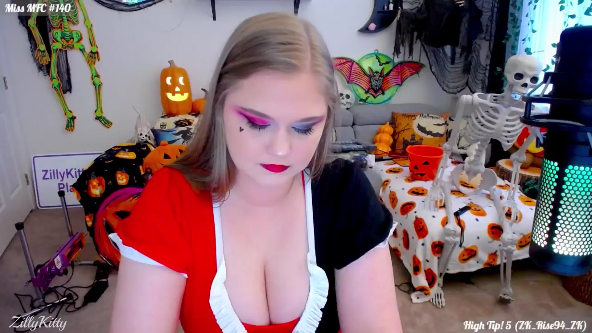 Gallery image thumbnail from ZillyKitty's myfreecams stream on, 10/03/2024, 22:00 image 12 of 20
