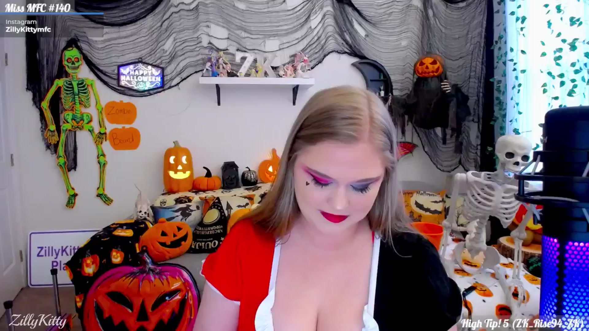 Gallery image thumbnail from ZillyKitty's myfreecams stream on, 10/03/2024, 22:00 image 13 of 20