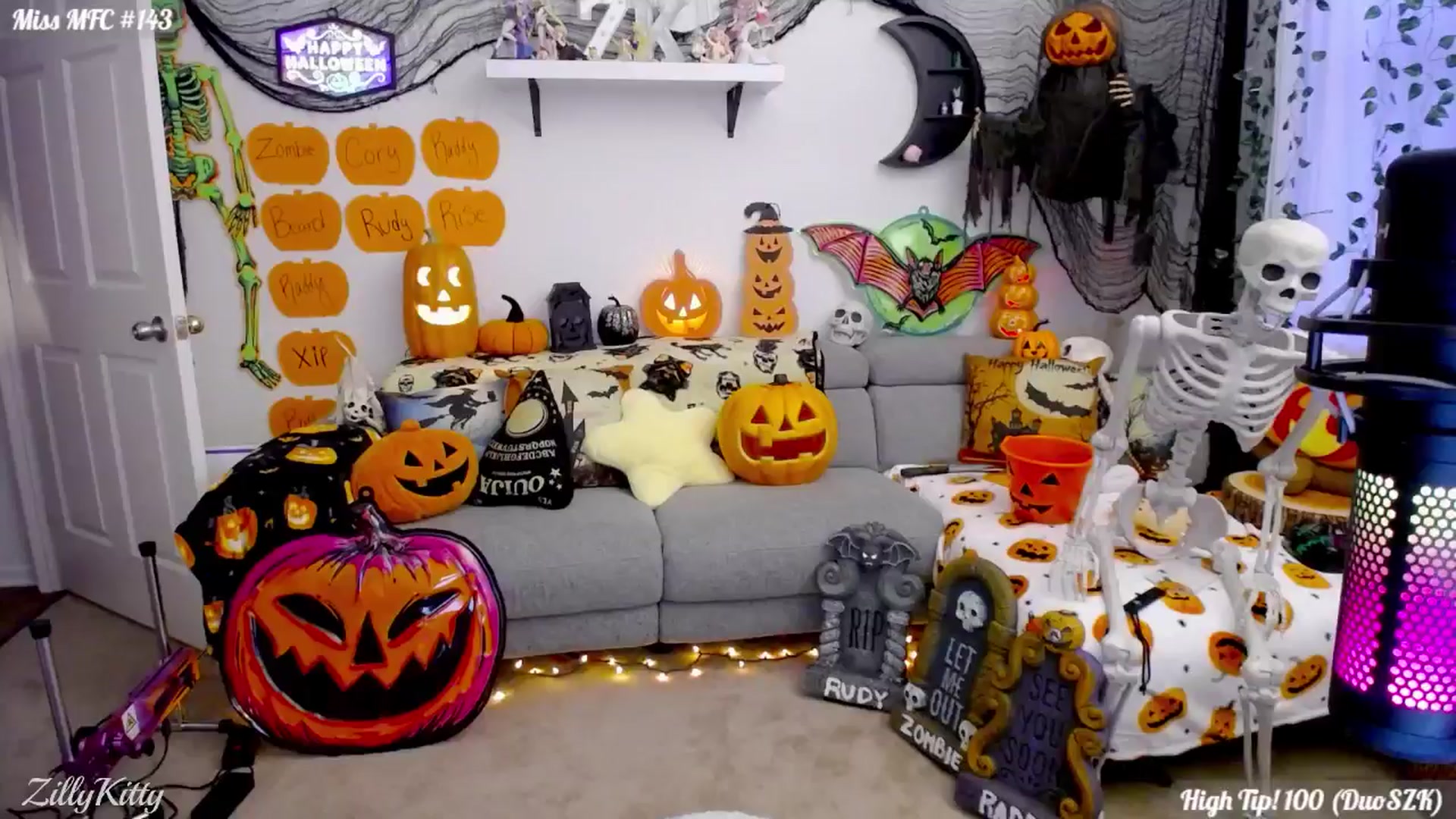 Gallery image thumbnail from ZillyKitty's myfreecams stream on, 10/04/2024, 24:01 image 4 of 20