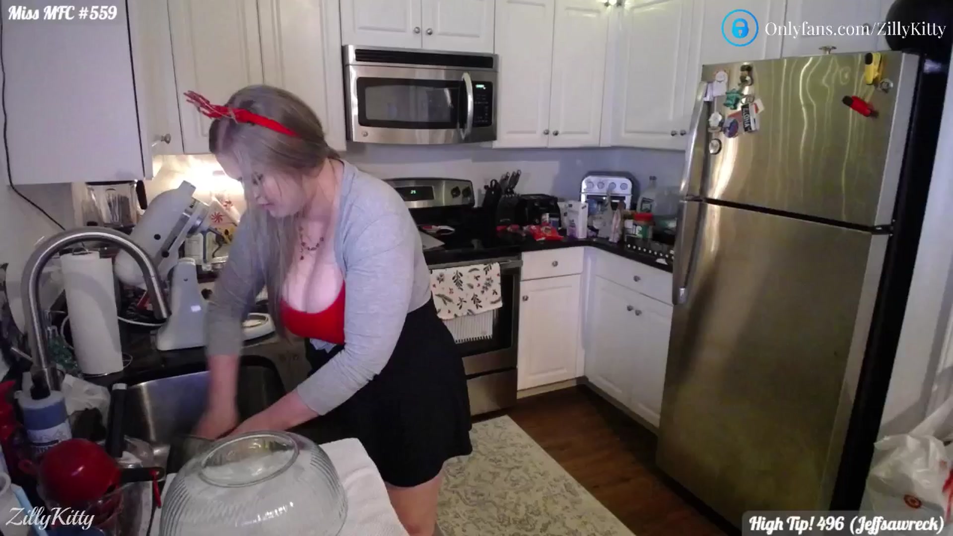 Gallery image thumbnail from ZillyKitty's myfreecams stream on, 12/21/2024, 03:06 image 7 of 20