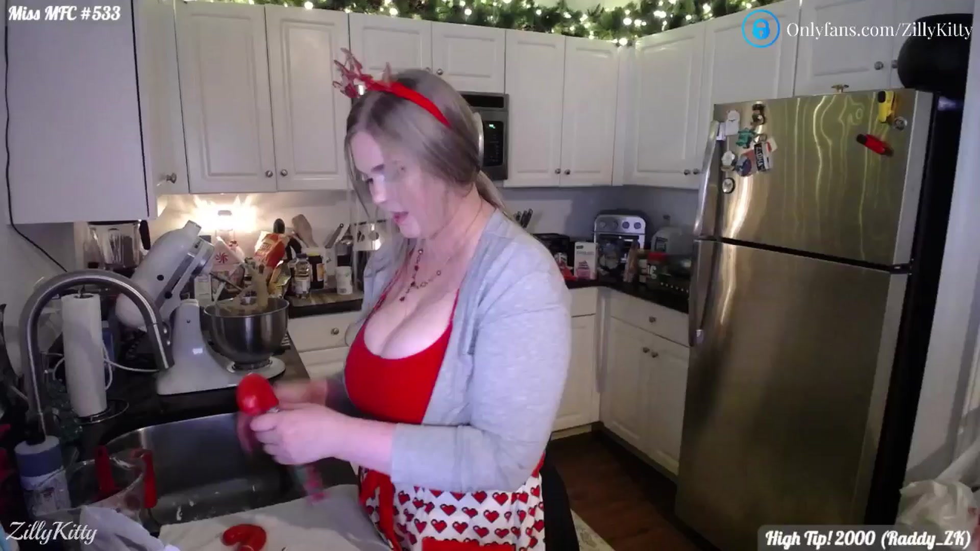 Gallery image thumbnail from ZillyKitty's myfreecams stream on, 12/21/2024, 03:06 image 10 of 20
