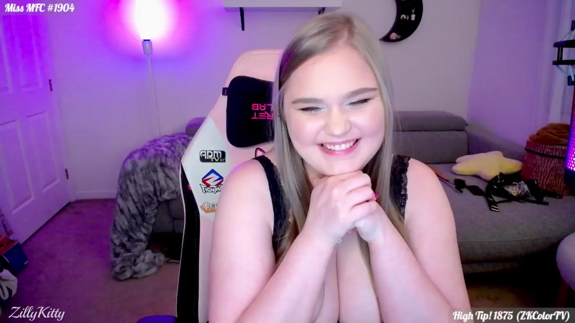 Gallery image thumbnail from ZillyKitty's myfreecams stream on, 01/04/2025, 05:29 image 3 of 20