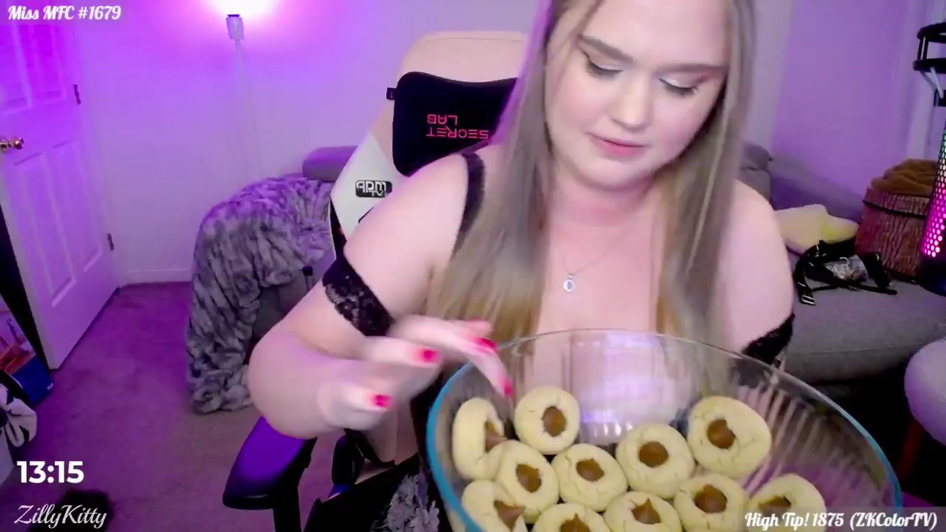 Gallery image thumbnail from ZillyKitty's myfreecams stream on, 01/04/2025, 05:29 image 8 of 20