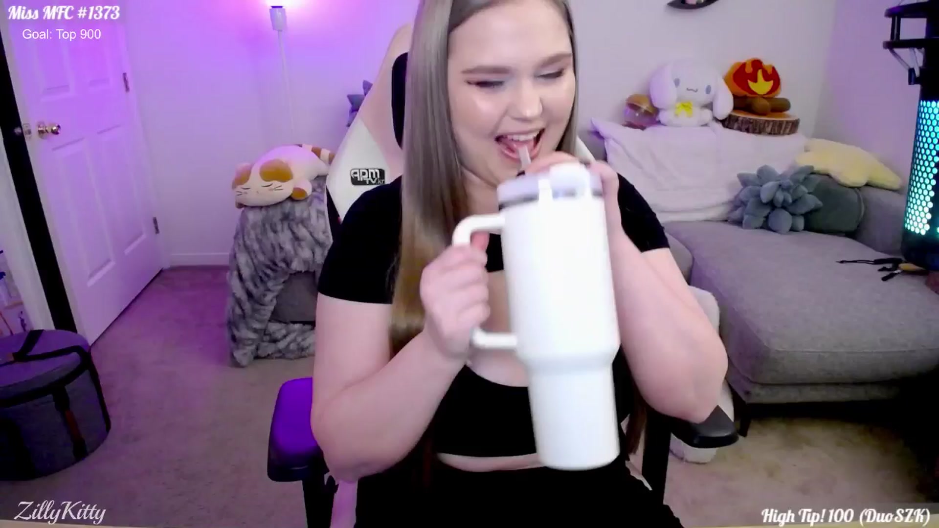 Gallery image thumbnail from ZillyKitty's myfreecams stream on, 01/28/2025, 24:01 image 4 of 20