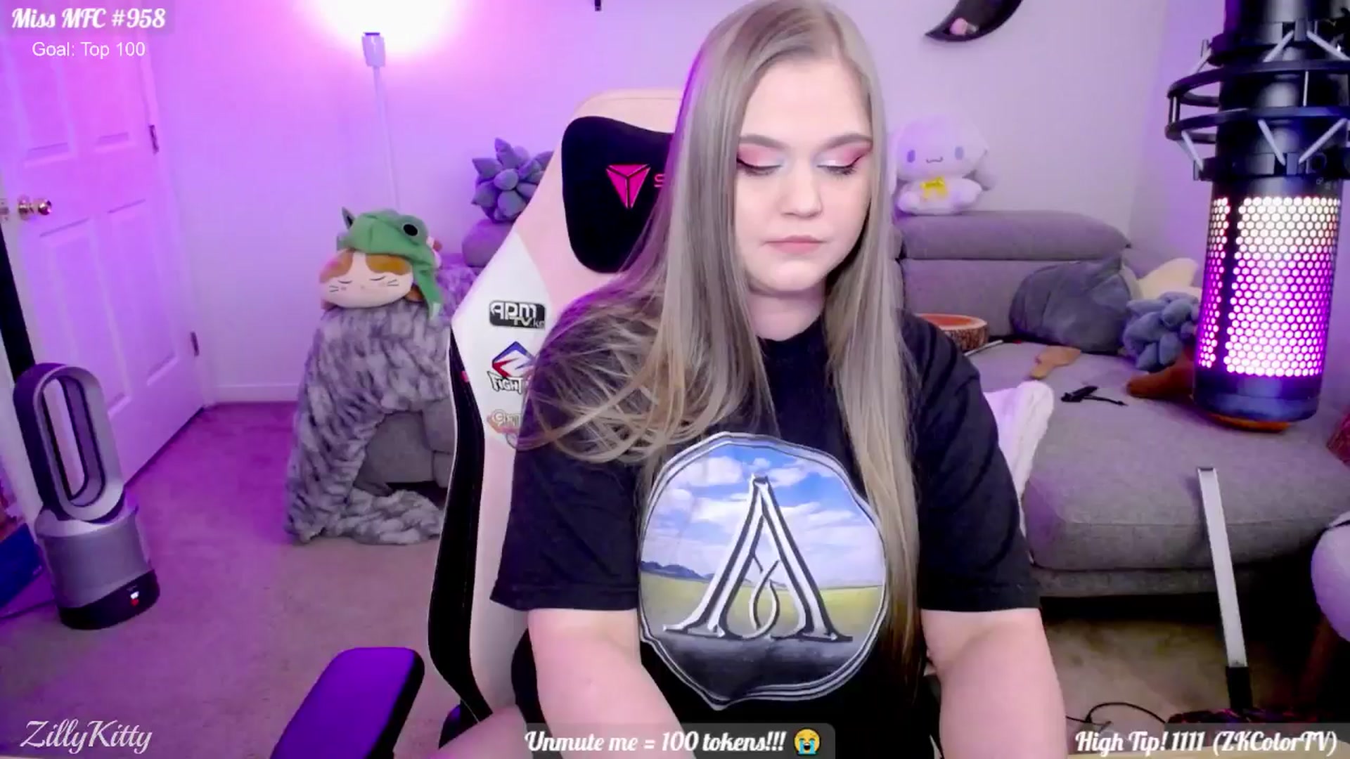 Gallery image thumbnail from ZillyKitty's myfreecams stream on, 02/02/2025, 24:23 image 3 of 20