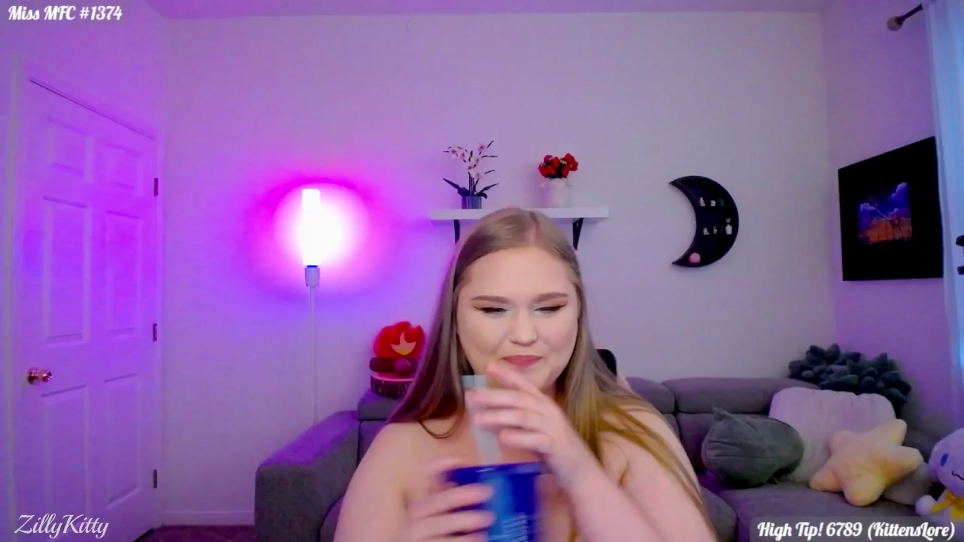Gallery image thumbnail from ZillyKitty's myfreecams stream on, 06/07/2025, 24:08 image 2 of 20