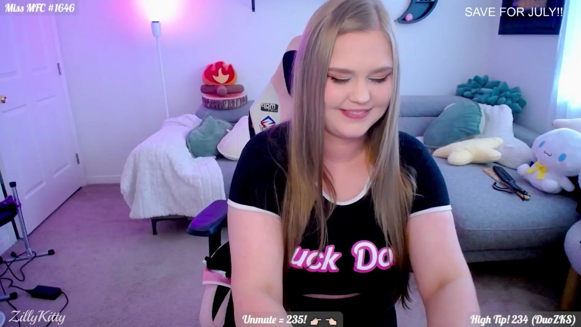 Gallery image thumbnail from ZillyKitty's myfreecams stream on, 06/15/2025, 24:42 image 7 of 20