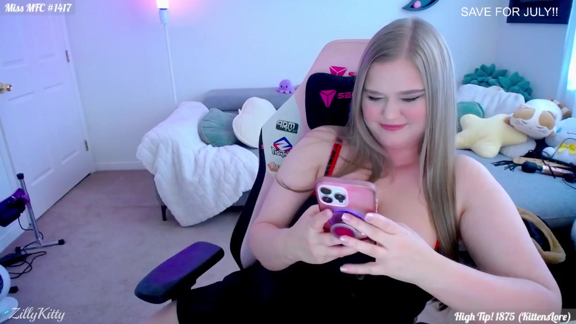 Gallery image thumbnail from ZillyKitty's myfreecams stream on, 06/22/2025, 24:41 image 5 of 20