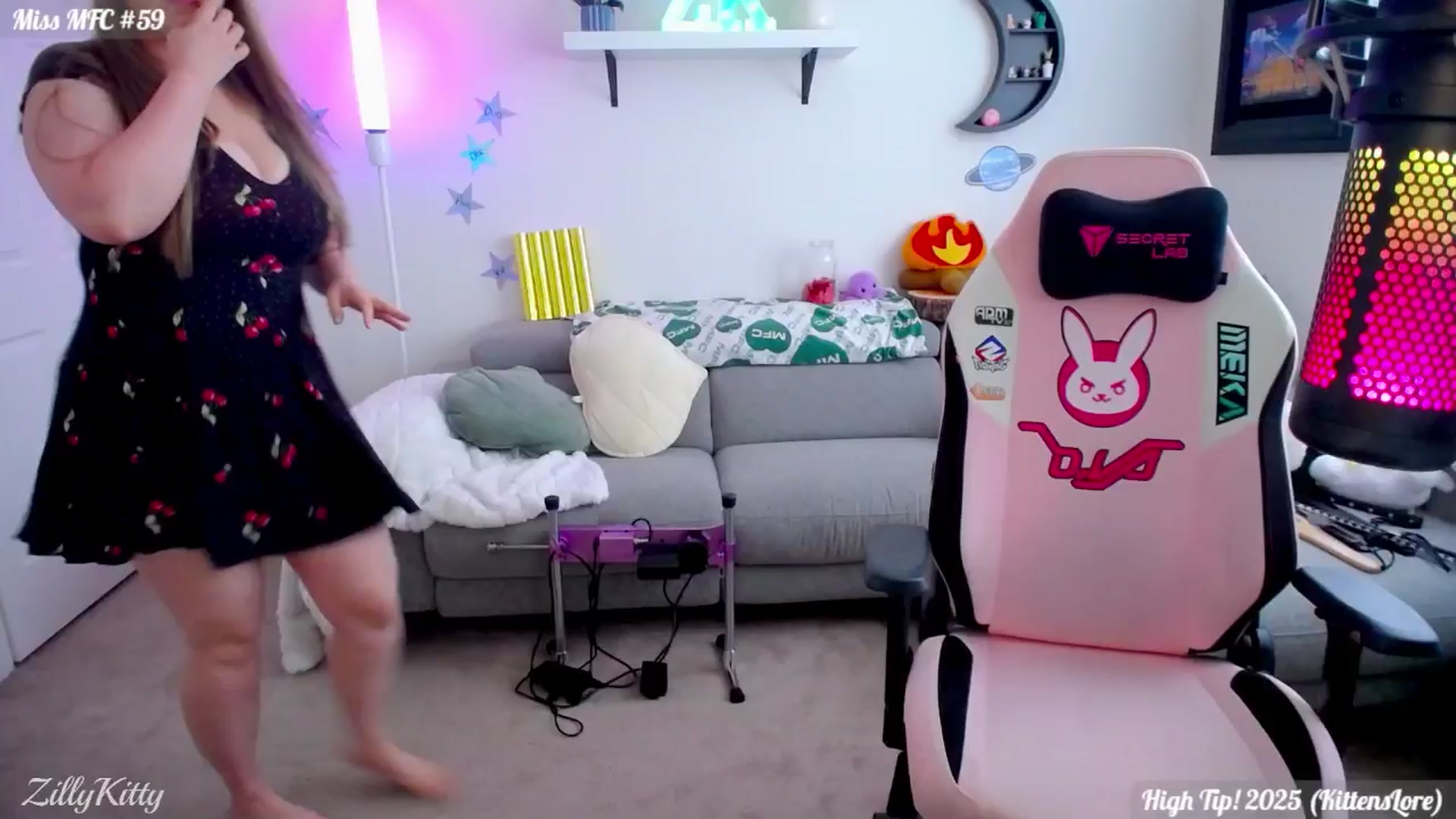 Gallery image thumbnail from ZillyKitty's myfreecams stream on, 07/03/2025, 24:07 image 5 of 20