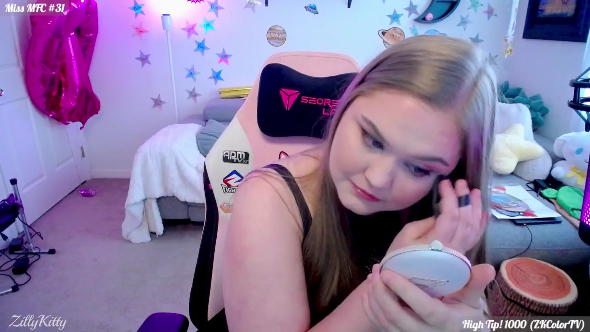 Gallery image thumbnail from ZillyKitty's myfreecams stream on, 07/12/2025, 24:12 image 8 of 20