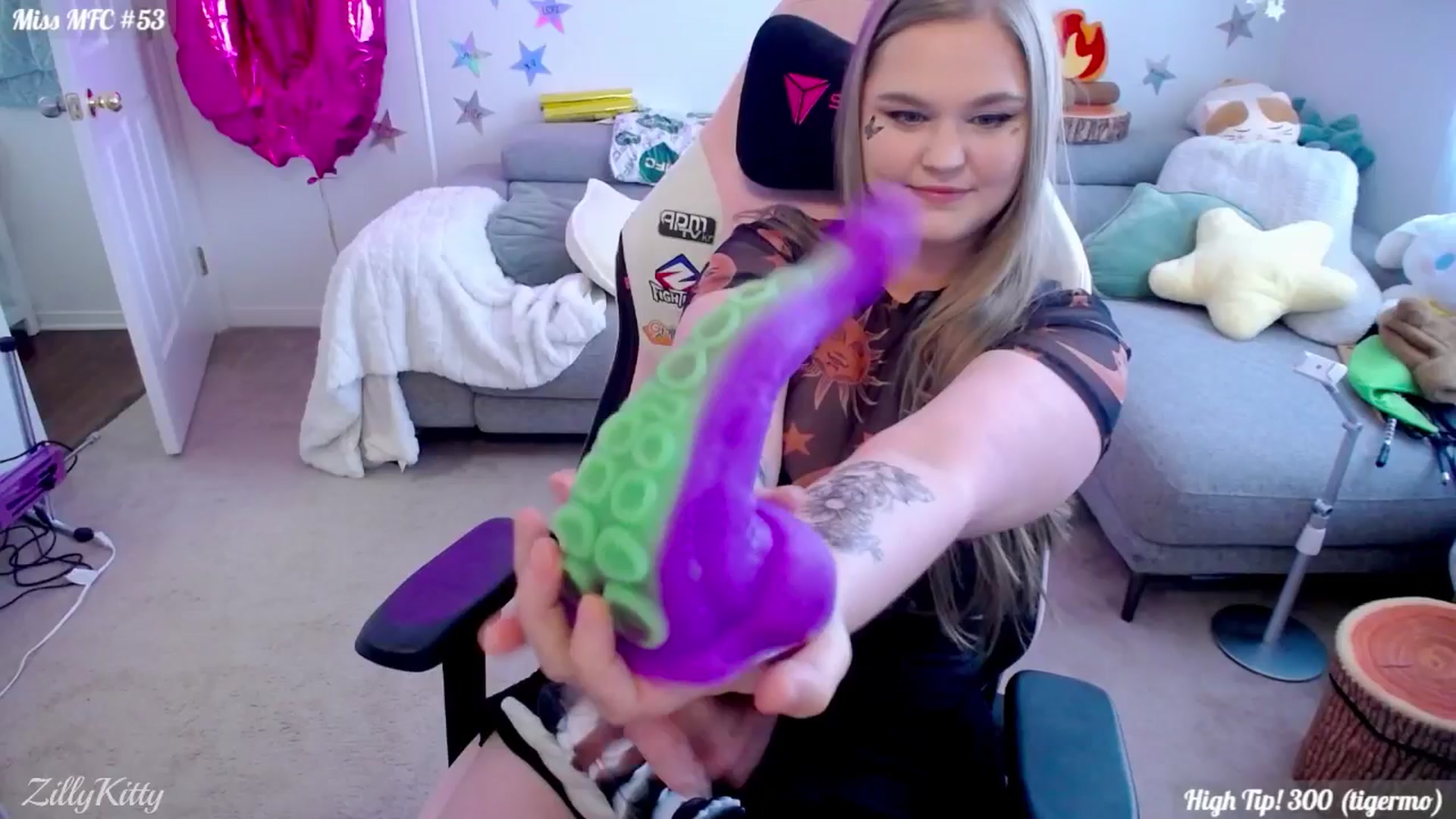 Gallery image thumbnail from ZillyKitty's myfreecams stream on, 07/16/2025, 22:12 image 13 of 20