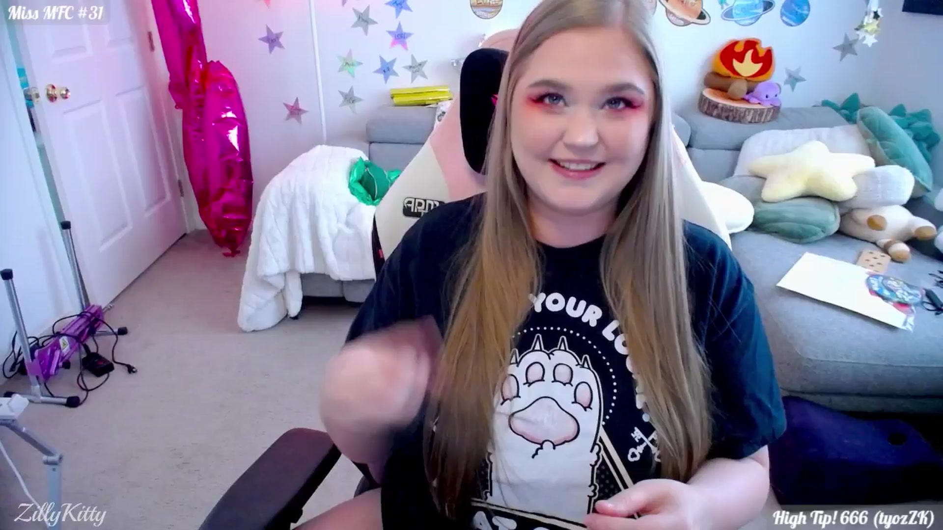 Gallery image thumbnail from ZillyKitty's myfreecams stream on, 07/25/2025, 22:07 image 18 of 20